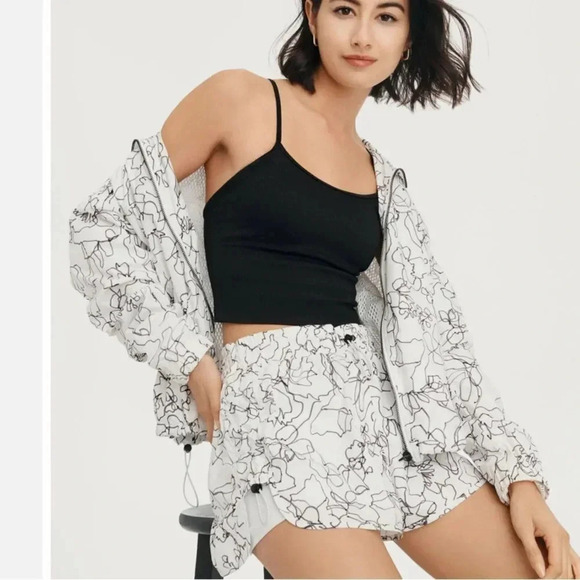 Dkny Sport Women's Ruched Windbreaker - White Sketch XL Size NWT - Picture 2 of 9